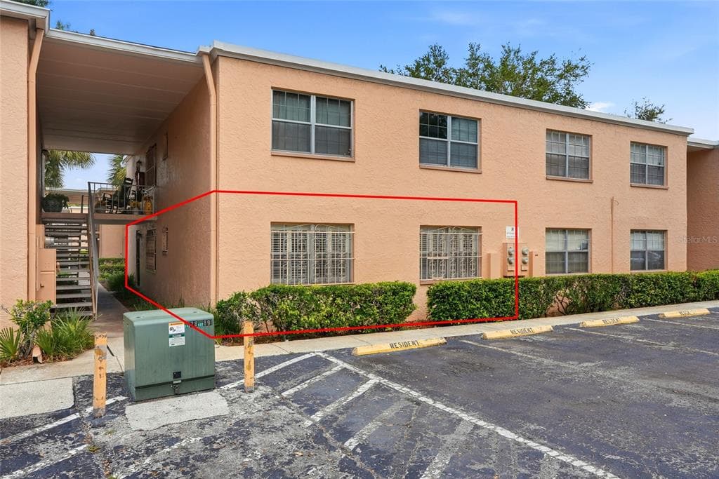 4715 CHRISTA COURT UNIT 335 TAMPA, FL 33614