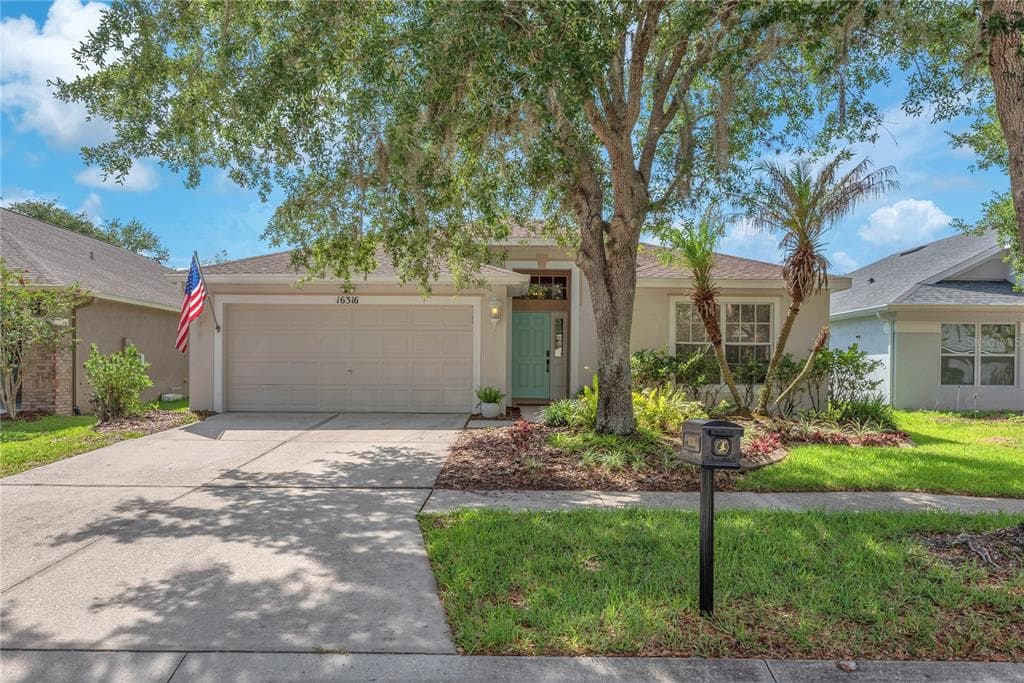16316 BRIDGEGLADE LANE LITHIA, FL 33547