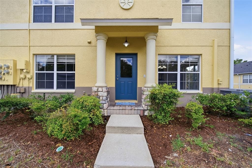 3337 SPY TOWER COURT VALRICO, FL 33594