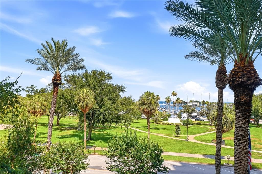 100 BEACH DRIVE NE UNIT 301