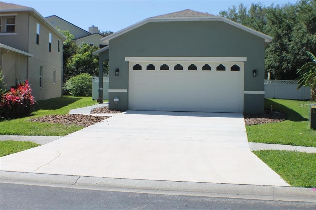 2320 SPRING HOLLOW LOOP