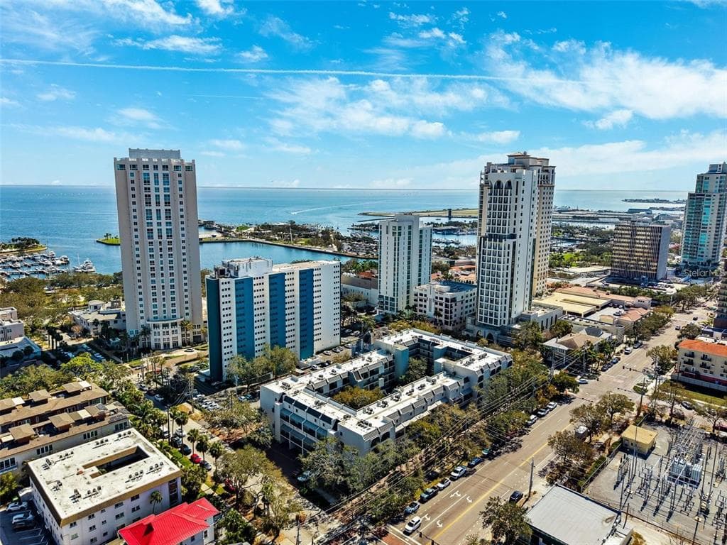105 4TH AVENUE NE UNIT 220