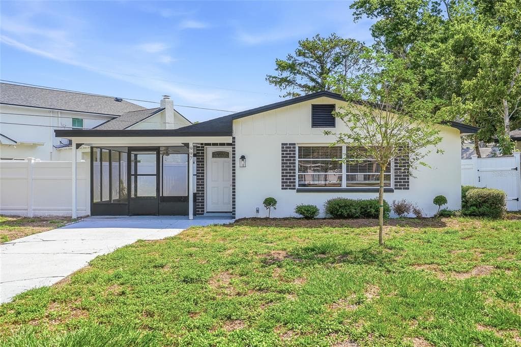 997 CEDARWOOD AVENUE DUNEDIN, FL 34698