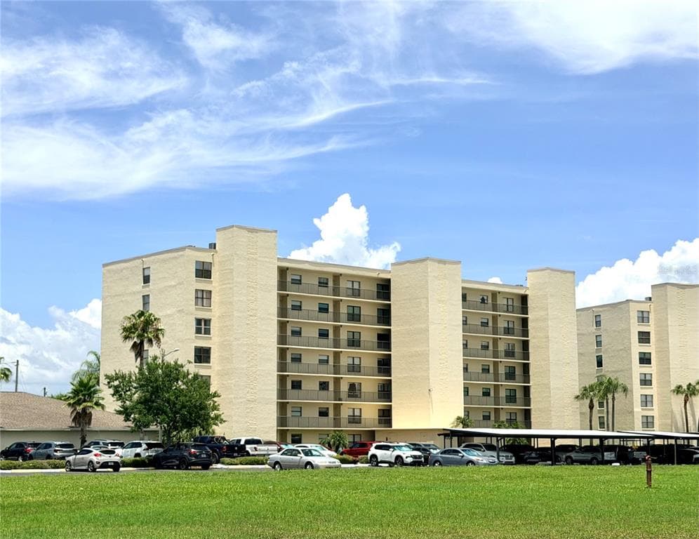 1000 COVE CAY DRIVE UNIT 4D CLEARWATER, FL 33760