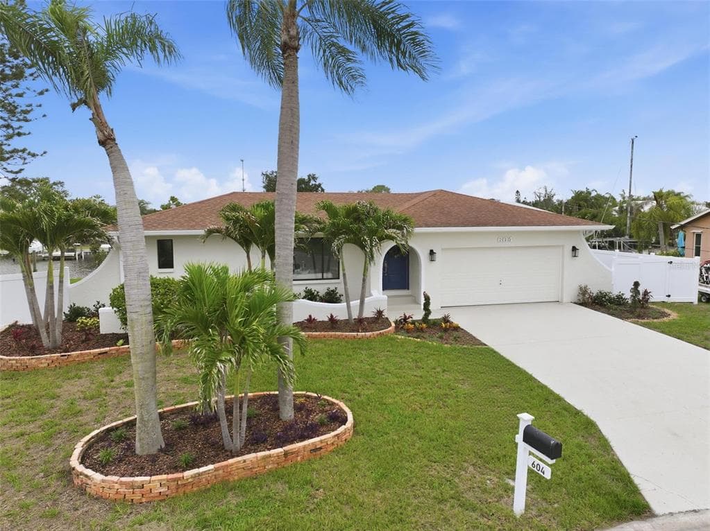 604 KINGSTON COURT