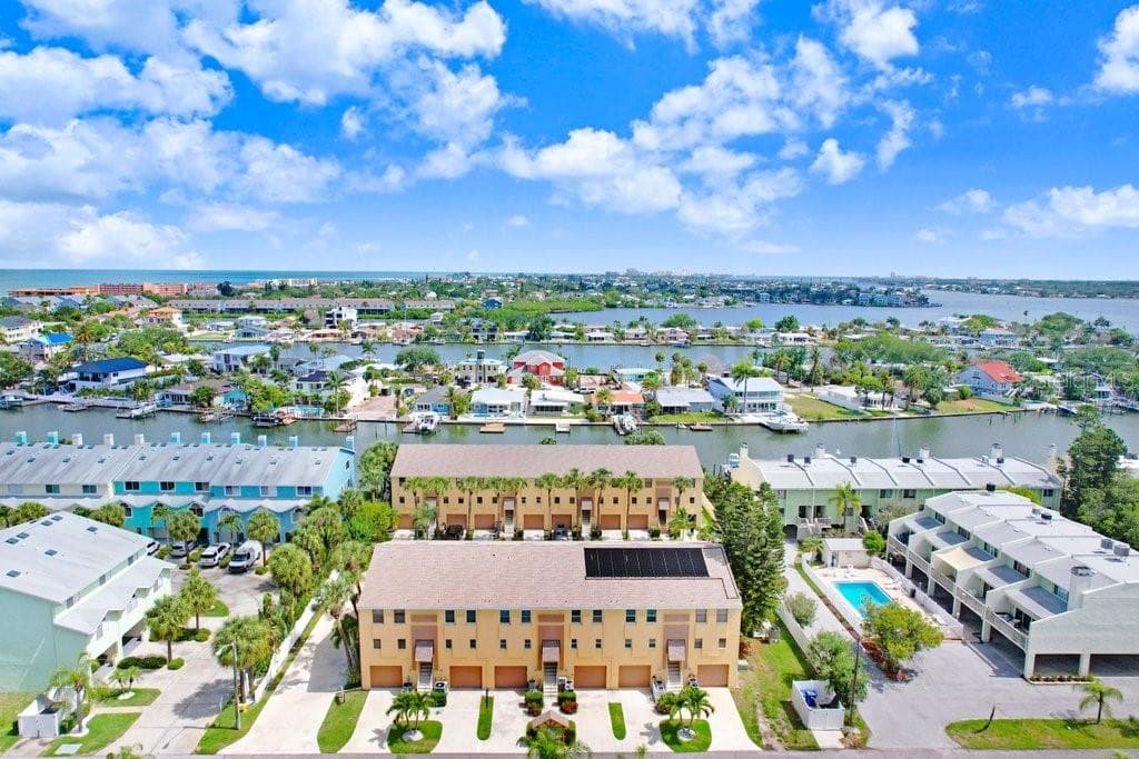 314 WINDRUSH BOULEVARD UNIT 12 INDIAN ROCKS BEACH, FL 33785