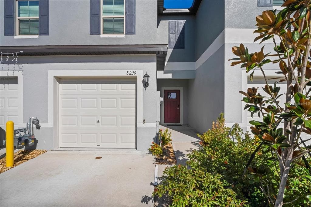 8239 CRESCENT OAKS DRIVE NEW PORT RICHEY, FL 34655