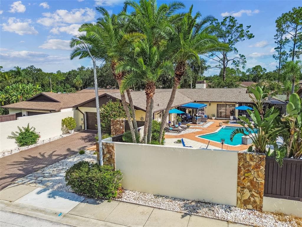 5004 PALOMA DRIVE TAMPA, FL 33624
