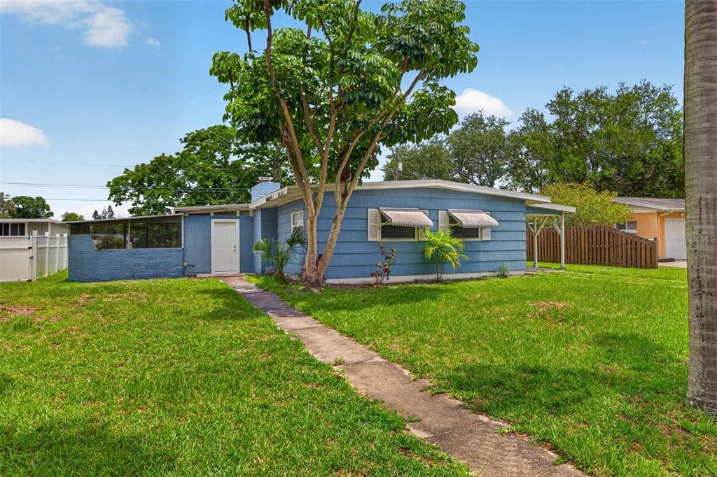6819 MEADOWLAWN DRIVE N ST PETERSBURG, FL 33702