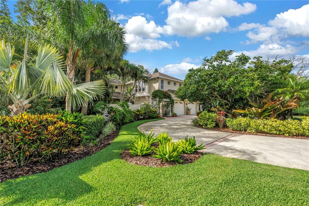 2269 KENT DRIVE LARGO, FL 33774