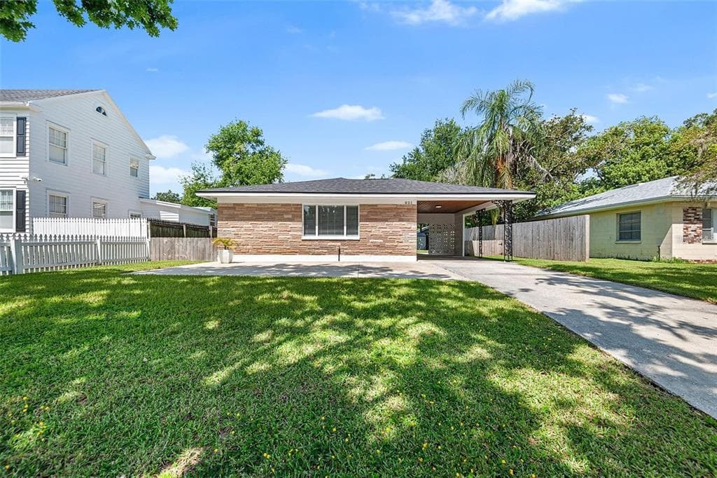 821 HOLLINGSWORTH ROAD LAKELAND, FL 33801