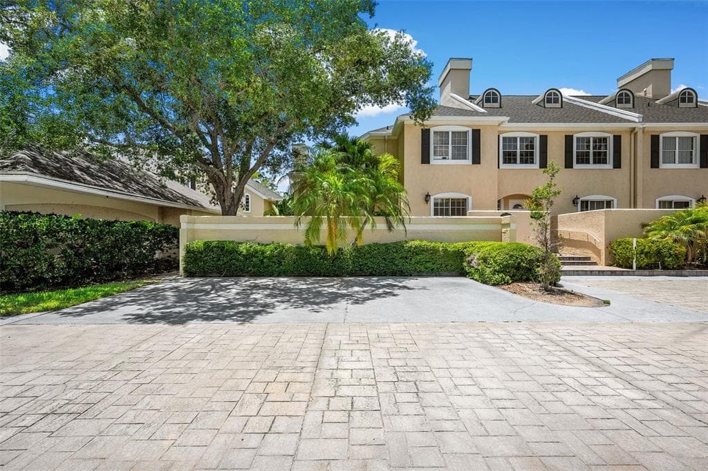 13770 MARSEILLES COURT CLEARWATER, FL 33762