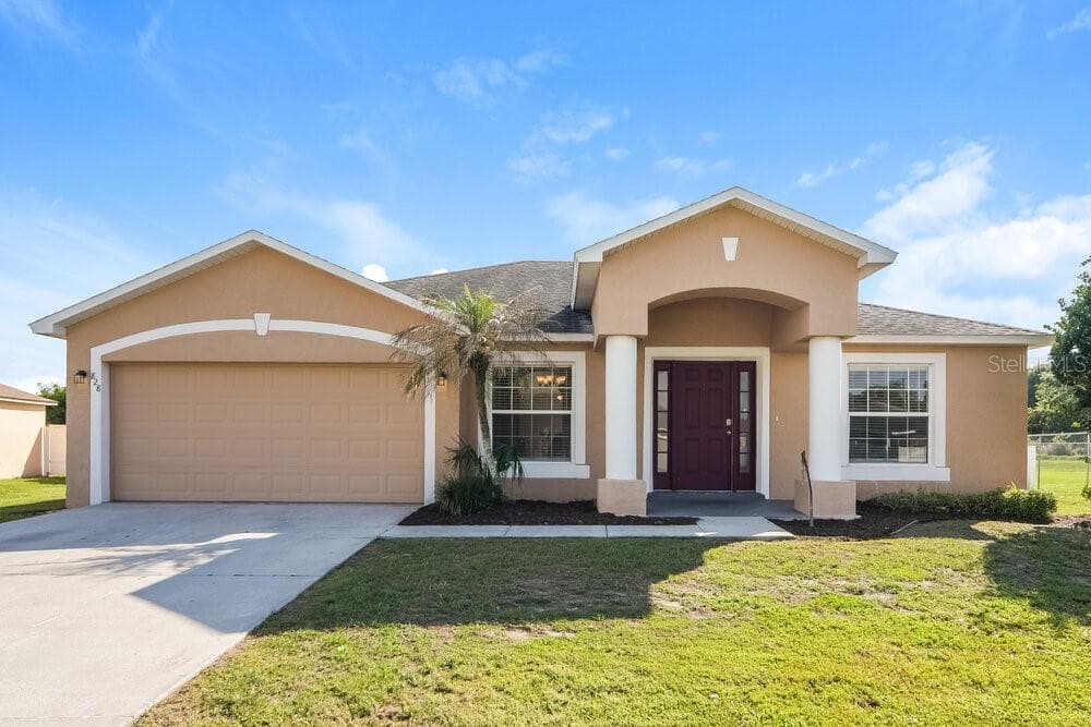 828 CABARET COURT KISSIMMEE, FL 34759