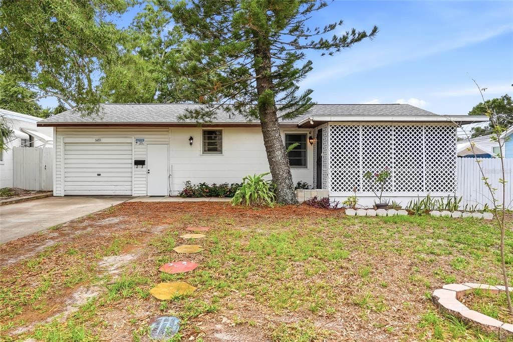 1433 DE LEON STREET CLEARWATER, FL 33756