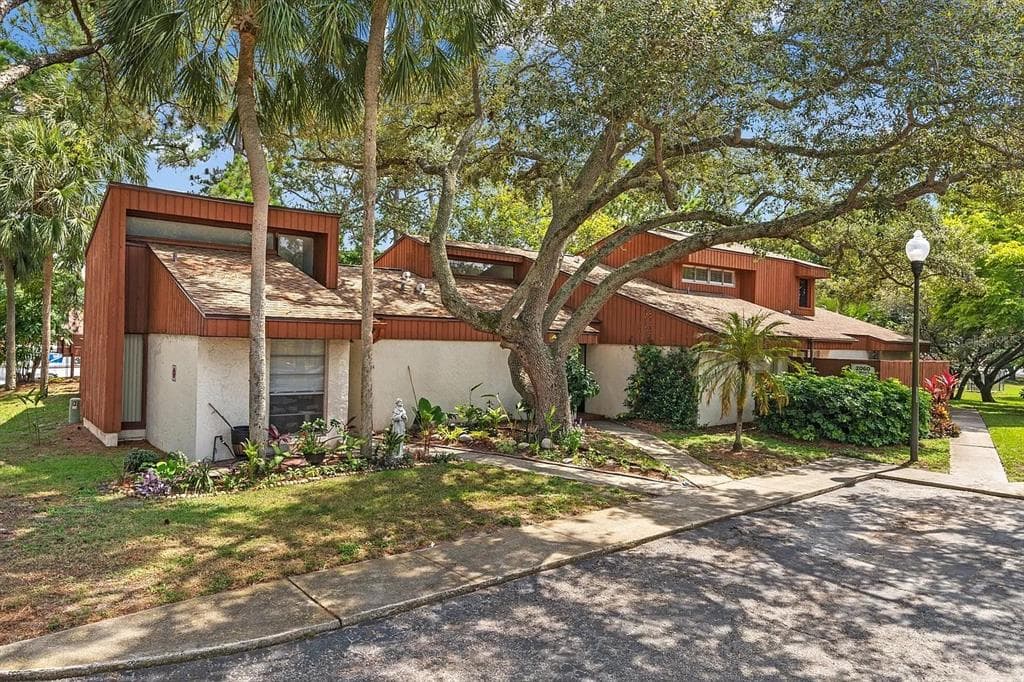 2060 SUNSET POINT ROAD UNIT 52