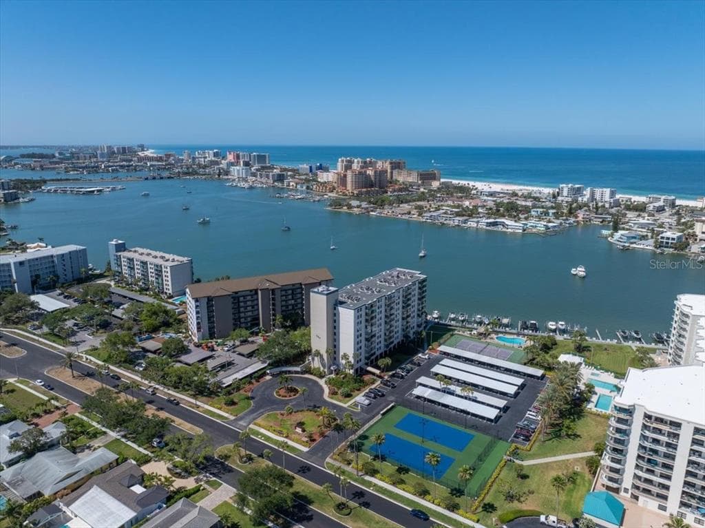 660 ISLAND WAY UNIT 301