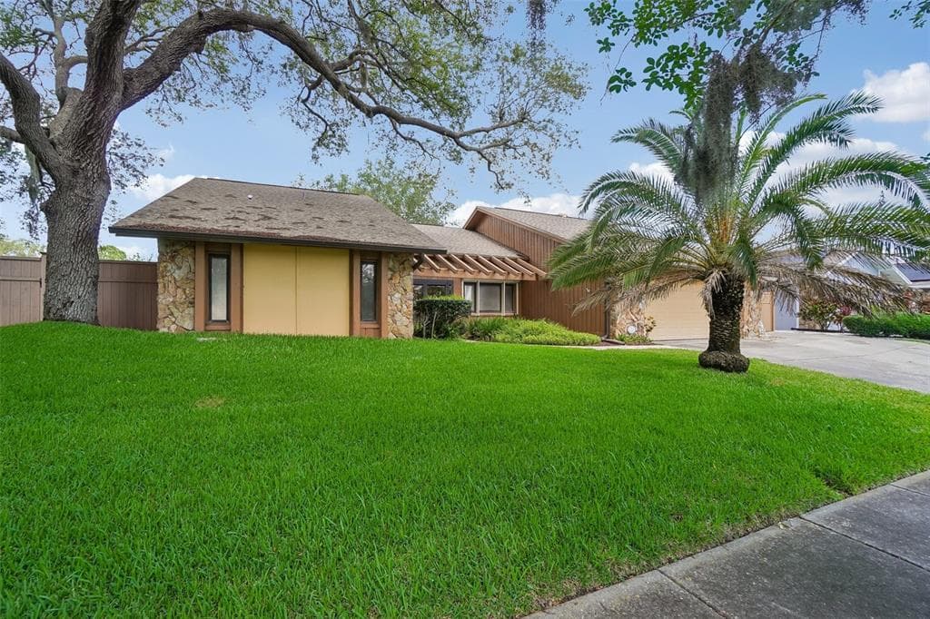 1168 ENISWOOD PARKWAY PALM HARBOR, FL 34683