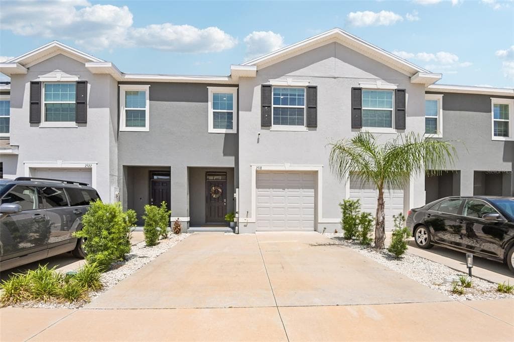 2918 FLOWERING MOSS RUN WESLEY CHAPEL, FL 33543