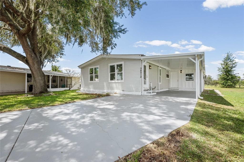 34010 ESTATES LANE WESLEY CHAPEL, FL 33543