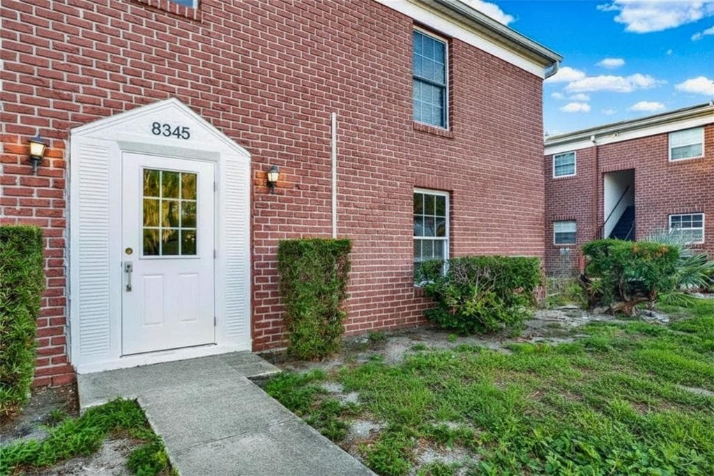 8345 13TH STREET N UNIT B ST PETERSBURG, FL 33702