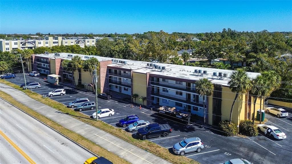 4435 1ST STREET NE UNIT 111 ST PETERSBURG, FL 33703