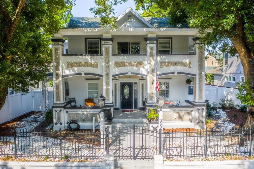 802 8TH STREET N UNIT 802