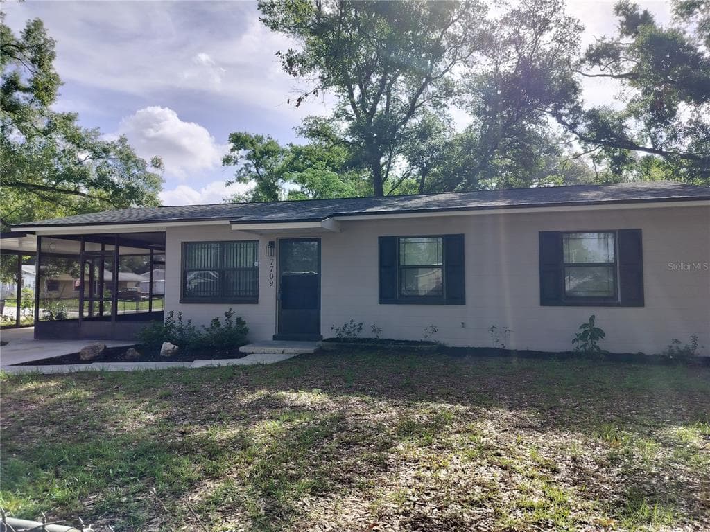 7709 DOWNING CIRCLE TAMPA, FL 33610