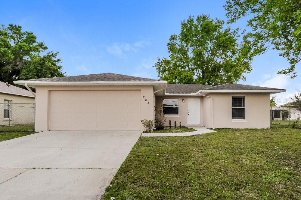 242 CHESHIRE COURT KISSIMMEE, FL 34758