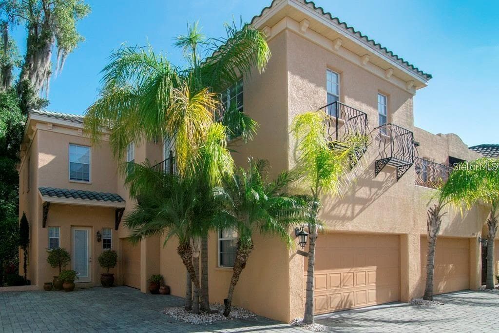 2907 HANSEN MANOR LANE TAMPA, FL 33611