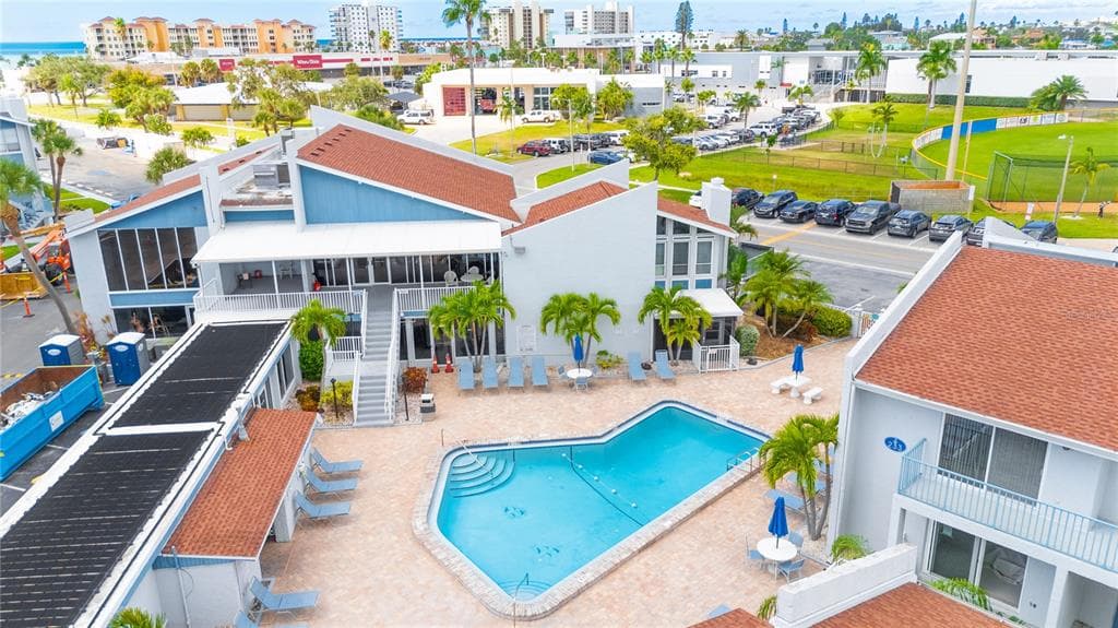 230 MEDALLION BOULEVARD UNIT E MADEIRA BEACH, FL 33708