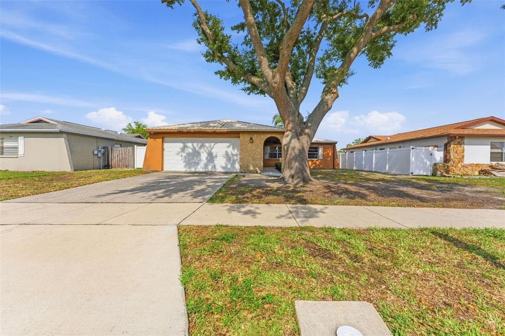 611 TANGERINE DRIVE