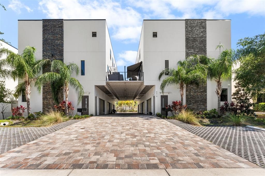 4910 W MCELROY AVENUE UNIT 6 TAMPA, FL 33611