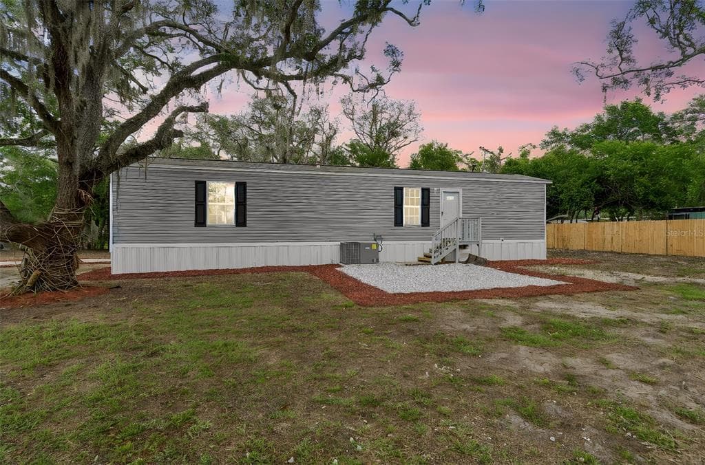 12911 DAVISTA AVENUE NEW PORT RICHEY, FL 34654