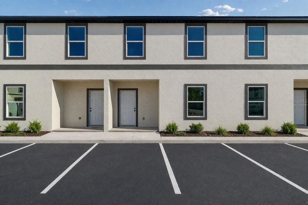 2017 AVA CIRCLE BARTOW, FL 33830