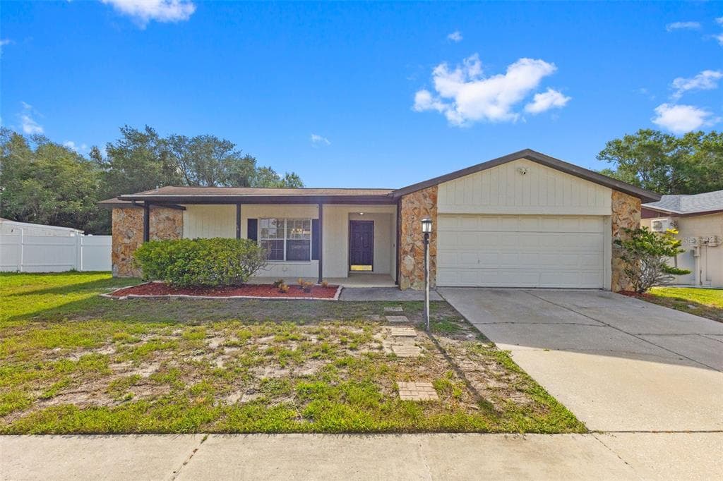 1358 FOXBORO DRIVE BRANDON, FL 33511