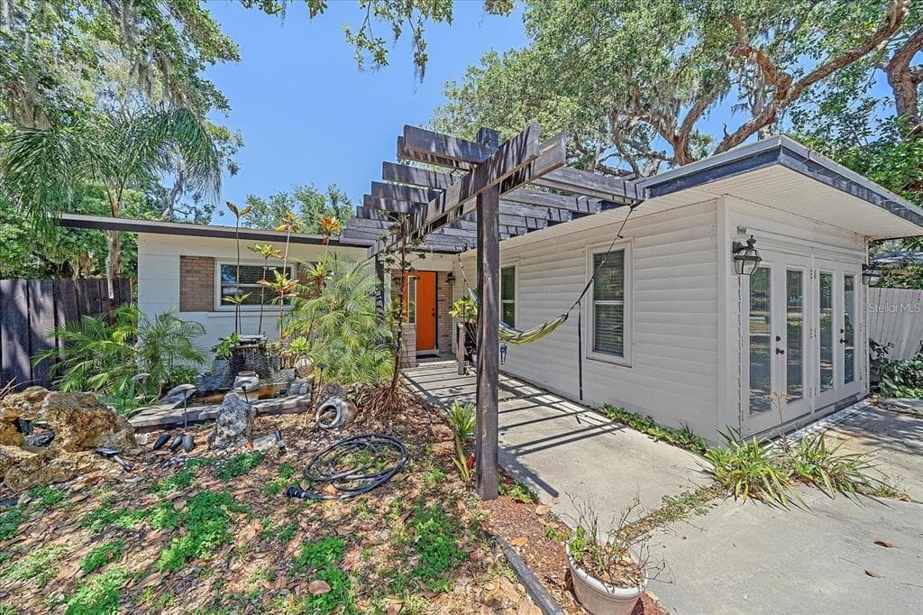 3281 8TH STREET SARASOTA, FL 34237