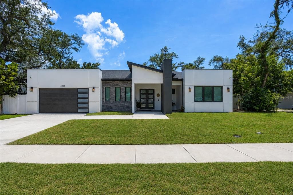 3306 W VAN BUREN DRIVE
