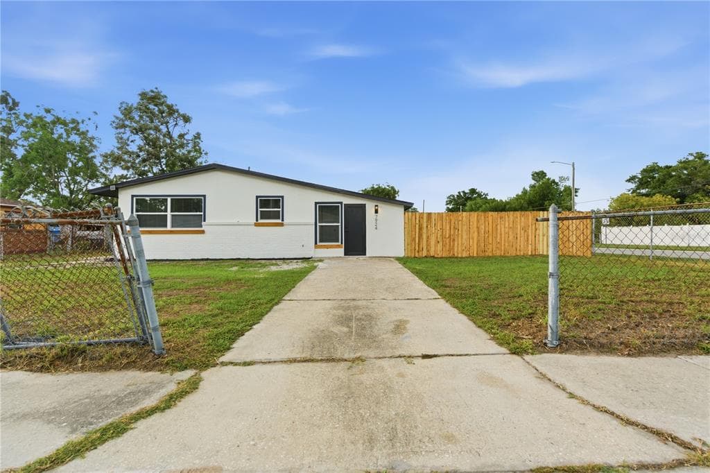 7924 DAHLIA AVENUE TAMPA, FL 33619