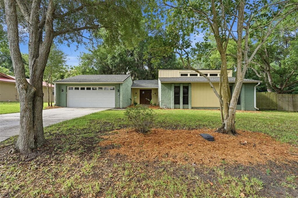 1211 FAIRFAX S LAKELAND, FL 33813