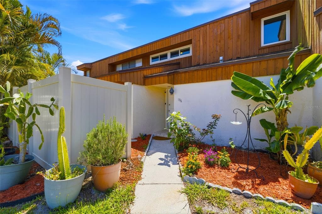 2074 SUNSET POINT ROAD UNIT 136