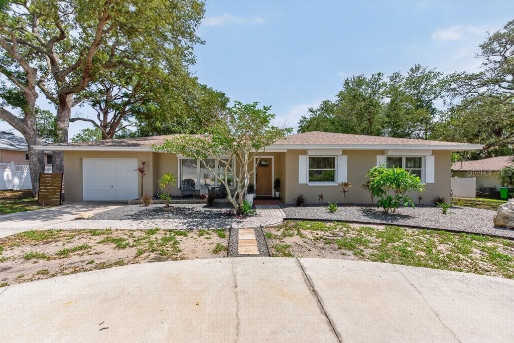 14728 BAY DRIVE LARGO, FL 33774
