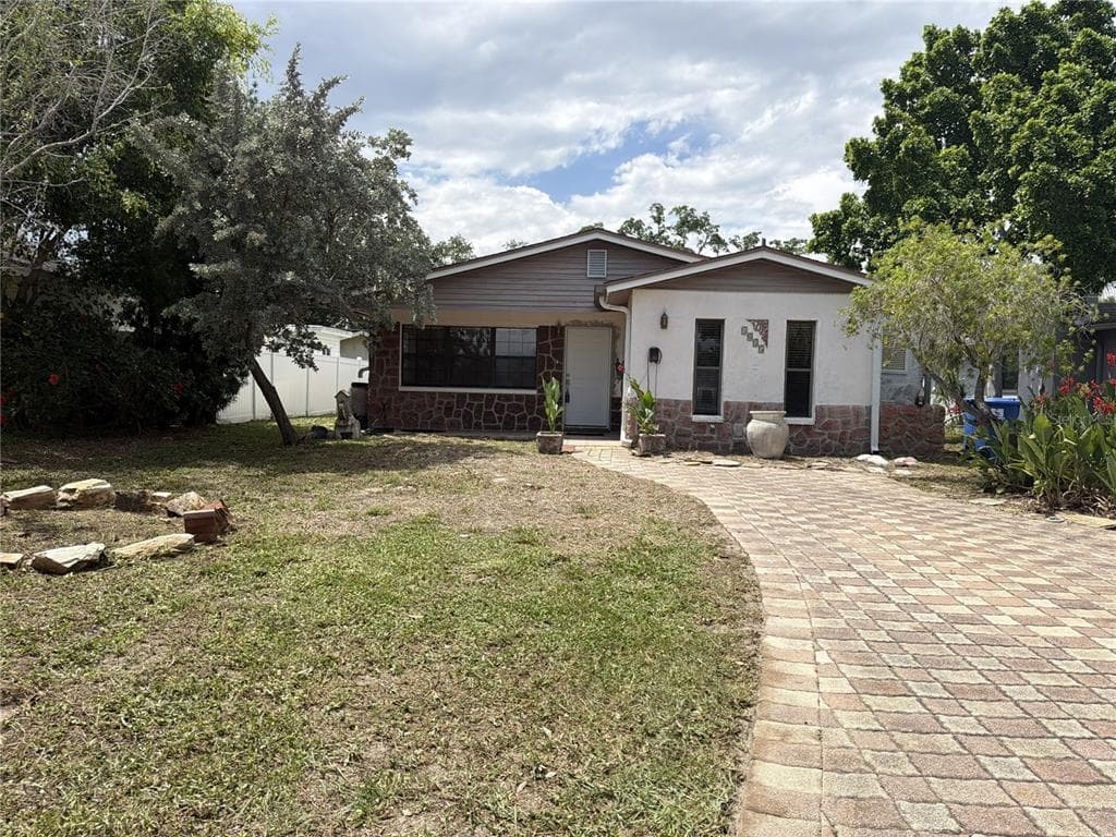 1835 MARYLAND AVENUE NE ST PETERSBURG, FL 33703
