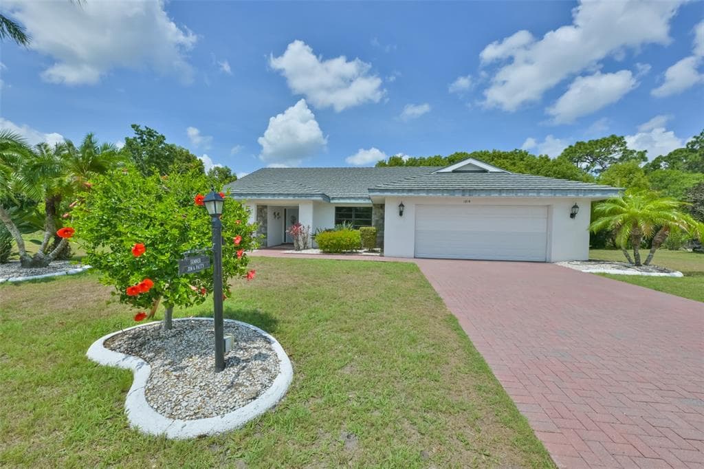 1819 NEW BEDFORD DRIVE SUN CITY CENTER, FL 33573