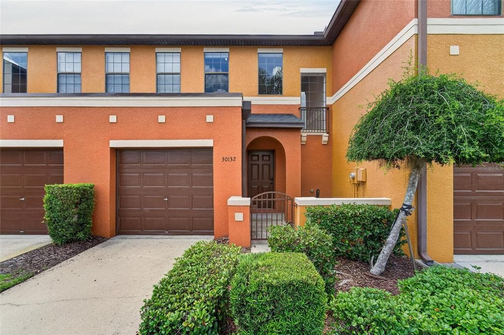 30132 MOSSBANK DRIVE WESLEY CHAPEL, FL 33543