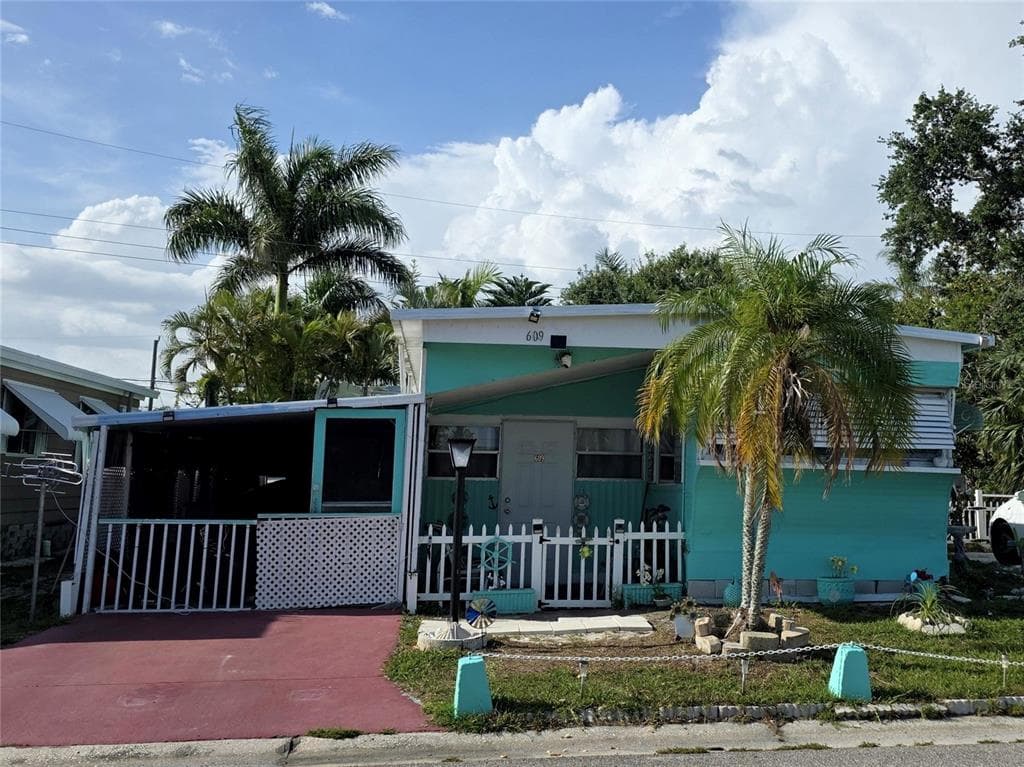 609 50TH AVENUE W BRADENTON, FL 34207