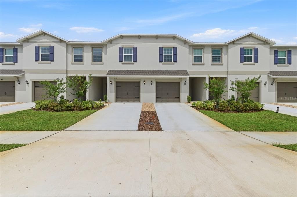 9851 FEASTER DRIVE WESLEY CHAPEL, FL 33545