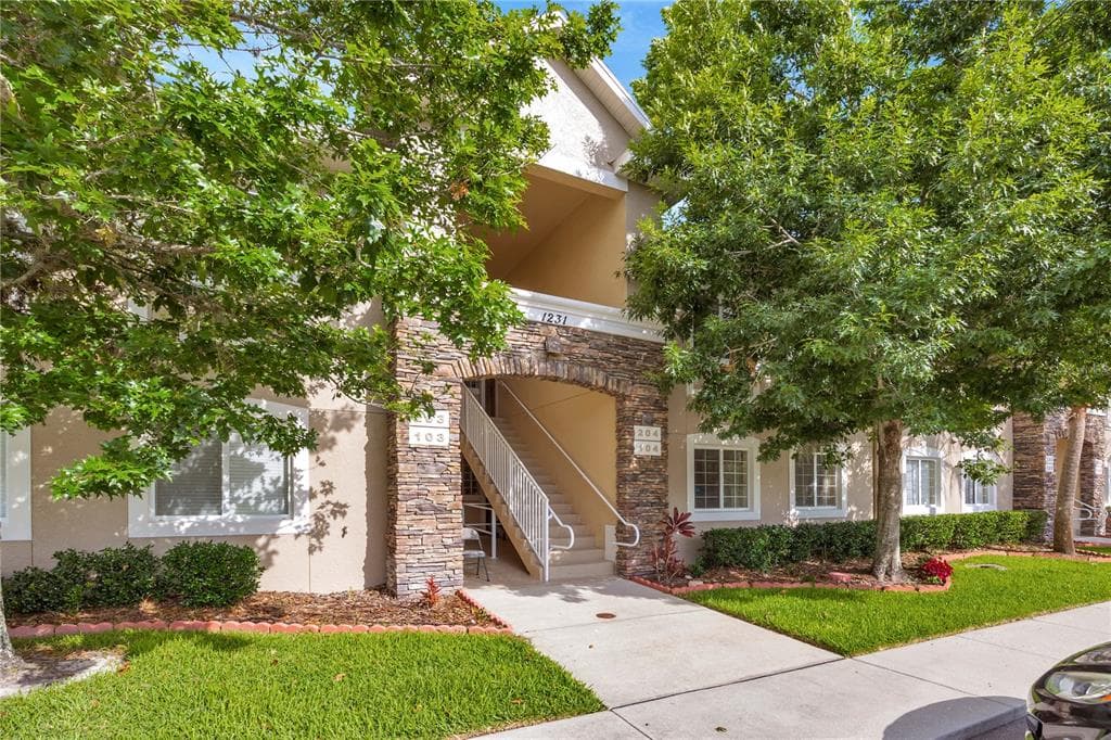 1195 GODAVARI WAY E UNIT 201 WESLEY CHAPEL, FL 33543