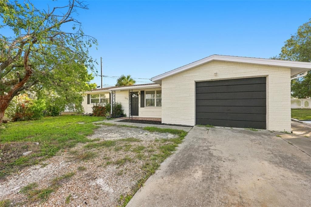 1254 FIRECREEK COURT HOLIDAY, FL 34690