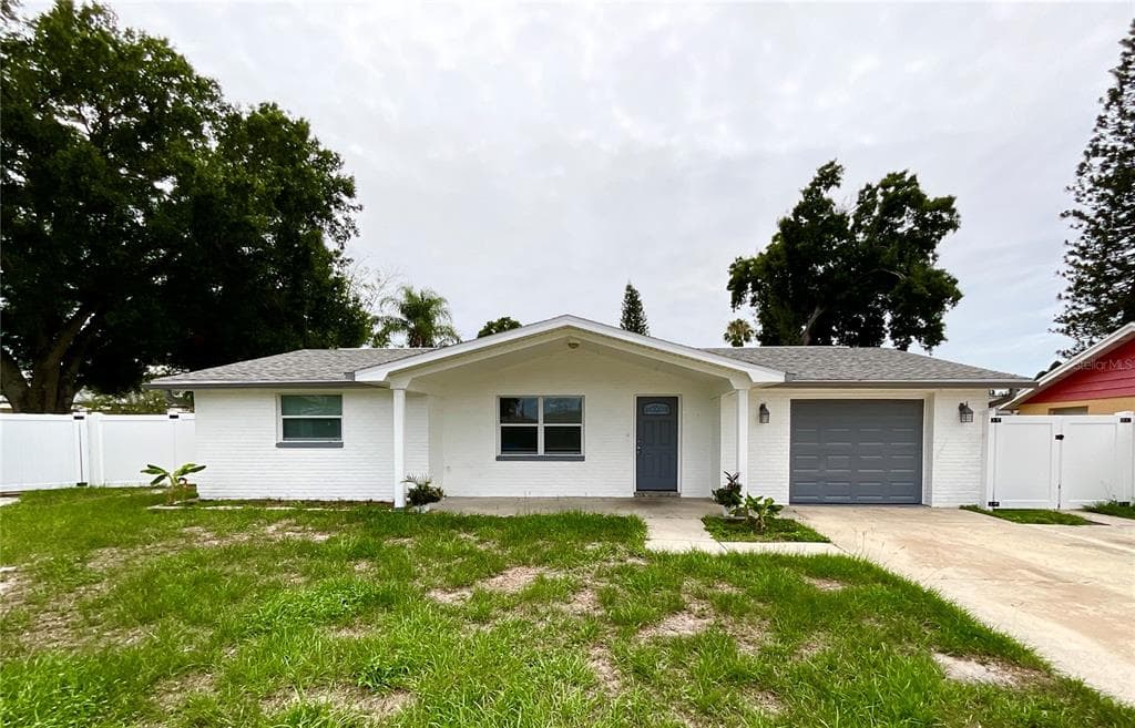 4233 BELLE ISLE COURT NEW PORT RICHEY, FL 34653