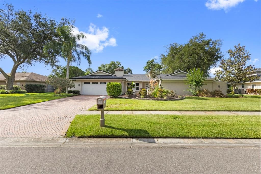 4308 MIDDLE LAKE DRIVE TAMPA, FL 33624